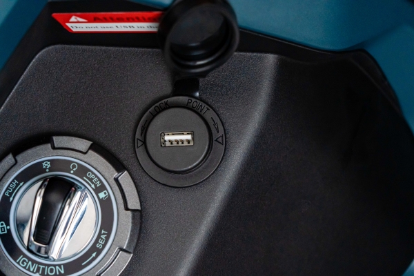 USB PORT CHARGER